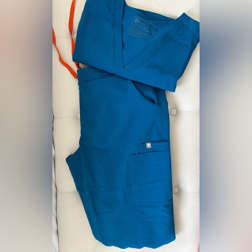 Figs Blue Scrub Set